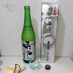 日本名門酒会オリジナル限定品
          春鹿　純米大吟醸　雫酒
          720ml　3,726円(税込)