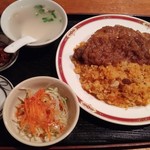 オリエンタルキッチン マリカ - ミャンマーの伝統的なドライカレー風「ダンパッウ」(炊き飯とバター鳥もも肉煮込み付けご飯セット)