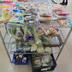 ヤオヨシ - 値引き商品の場所が青果の目の前になりました