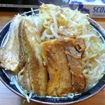 麺家ひまり - ○そば250g少し濃い目野菜増増肉盛り、お肉益々美味しくなってる気がする！100円でこんなに肉盛ってくれるの素敵。