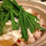 博多もつ鍋 いぶき - ちょっと他にないタイプの、「和」なモツ鍋。スープが美味いぜ。
