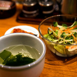 上野 太昌園 - スープもサラダもあってバランスも良い。