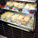 ライフ イズ スイート - お持ち帰り用、ショーケースに入ってます