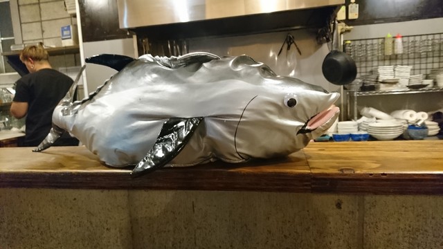 マグロの被り物で記念撮影も!
