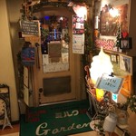 ミルク村 - 店の前。