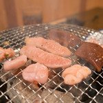 炭火焼肉ホルモンしま田 - 豚ホルモン盛り合わせ