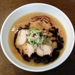 白と黒の正油（720円）