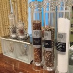 エミコの野菜食堂 - 塩、こしょう