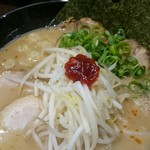 博多ラーメン まるかく - かく+チャーシュートッピング