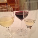 京王プラザホテル - 白、赤のワインとシャンパン