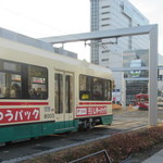 立山そば - 富山駅前点描１　富山は市電が元気に走っています