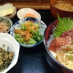 魚津 - づけ丼定食(ワラサ、スズキ)￥800