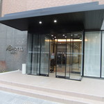 ABホテル奈良 - ホテル玄関　入って左にフロント