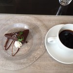 肉バル MANZO - 開店記念サービスでいただいたデザート