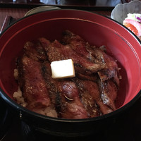 赤坂 津つ井 総本店 - ビフテキ丼！バターもいい！