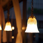 珈琲貴族エジンバラ - 美しき照明。外はまだ暗い。