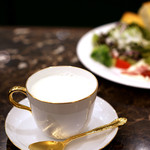 珈琲貴族エジンバラ - エジンバラのホットミルクは大人も楽しめますよ。