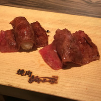 焼肉 ジャンボ はなれ - 和牛のおすし（580円／1貫）※ジャンボはなれ
