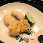 まき村 - 淡路の鱧の梅紫蘇揚げ、玉蜀黍のてんぷら（2016/9）