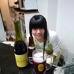 宅飲み酒場 アヤノヤ - オーナーママさん、彩乃ちゃん