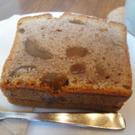 オクサワ・ファクトリー・コーヒー・アンド・ベイクス - 栗のパウンドケーキ