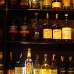 The First - 店内の雰囲気