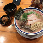 田中商店 - らーめん（￥720）赤オニ（￥120）替玉（￥130）11/22/2016