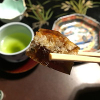 五代目 野田岩 麻布飯倉本店 - うなぎがしっかり入っている