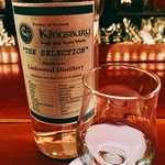 Bar Vespa - 『Kingsbury　The Selection』様、全然、若い熟成の原酒をブレンドしたウィスキーですから基本的にはスピリッツにほぼほぼ近い。琥珀感全くありませんｗｗ