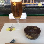 すし処金太郎 - まずはビールで喉を潤して