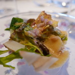 ウシマル - サラダ、大豆のソース