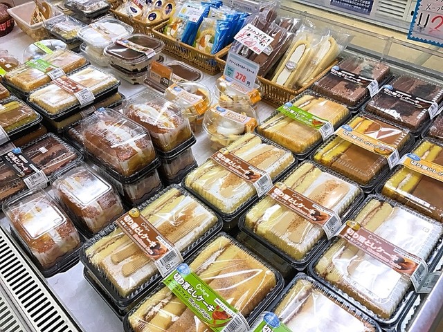 お手頃価格のロールケーキ By Y Rec 閉店 カンパーニュ 梅屋店 平塚 ケーキ 食べログ