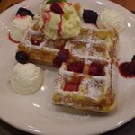 ベックス コーヒー ショップ プラス - ベリーベリーワッフル