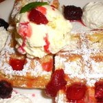 ベックス コーヒー ショップ プラス - ベリーベリーワッフル