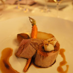 バジリコ - 
      北海道ポーク“夢の大地”のフィレ肉　3年ものパルミジャーノ・レッジャーノと
      12年ものバルサミコ“エミリア・ロマーニャの熟成”