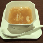 中国料理 桃李 - 湯葉入りフカヒレのスープ