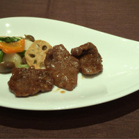 中国料理 桃李 - 仙台牛腿肉と野菜の特製黒胡椒炒め