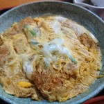 やまね食堂 - カツ丼。カツ丼マニアの愚生としてはそこそこイケてる味わいでした。