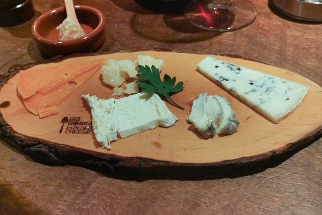 Wine Cheese &amp; Ten'nenmoku Unico