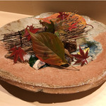 銀座 しのはら - 八寸、芝の垣根に落ちた紅葉を想いながら