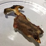 ウシマル - サマツ茸と仔牛のタン・鯛の頭のソースで