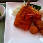 だんらん食堂 - ミックスフライ定食