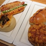 箱根ベーカリー - アスパラソーセージ、きのことビーフのシチュー、塩パン小倉サンド、カリカリカレーパン