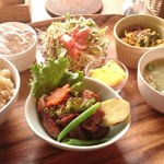 カフェ simme - くるまぶの角煮風定食