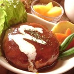 カフェ simme - 大豆ミンチハンバーグ