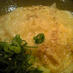 踊るうどん - 絶妙な状態で麺と玉子が絡んでます！生醤油で締めて頂きます！
