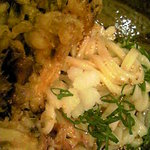 踊るうどん 滝井本店 - 麺は太麺ストレートのエロエロ食感のもち肌麺！