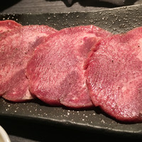 焼肉 にくなべ屋 神戸びいどろ 北野坂店 - タン