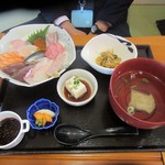 おさかな家 嬉乃 - 「特選海鮮丼」(￥1,400)