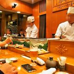菊鮨 - 店内（カウンター席）
